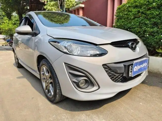 [OLXmobbi] Mazda 2 1.5 R Bensin-AT 2014 Silver NIJ