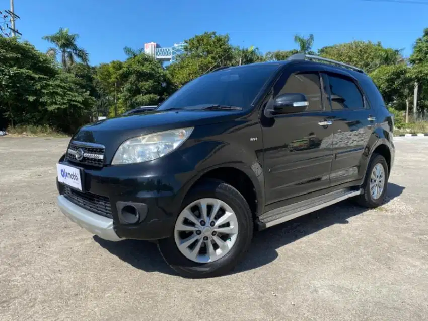 Daihatsu Terios 1.5 TX Bensin-MT 2012 Hitam LSL