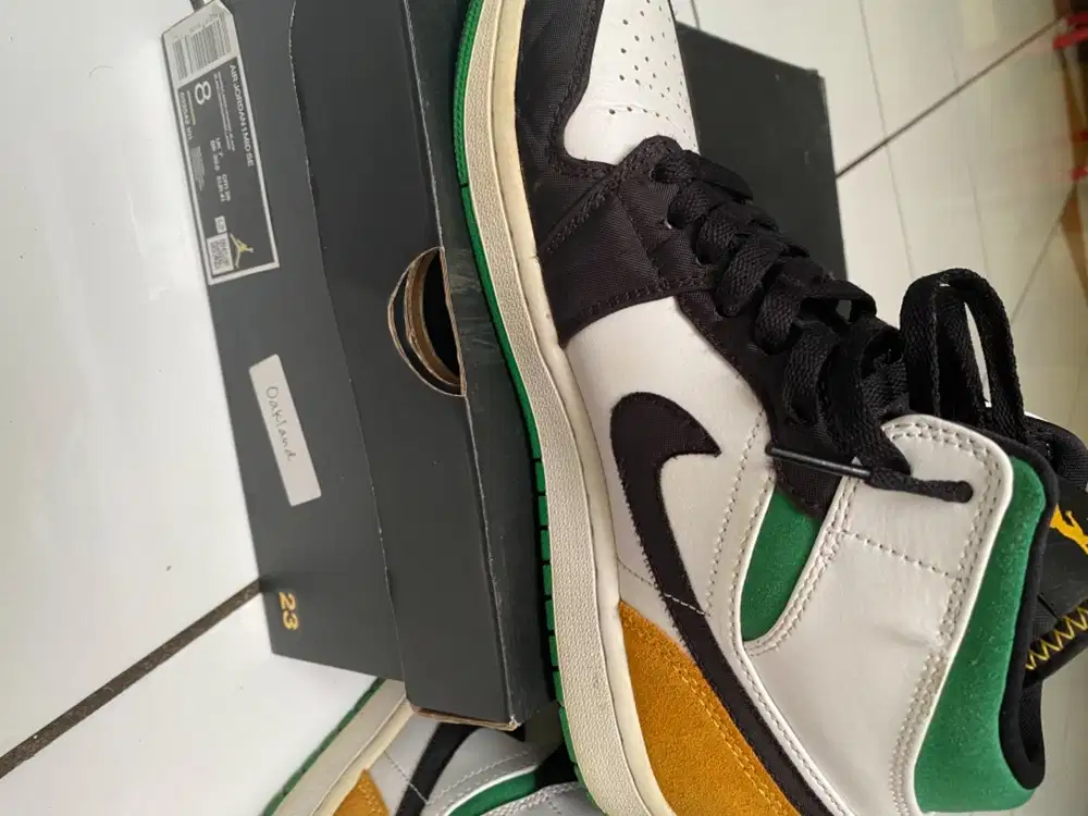 Sepatu AIR JORDAN MID SE. uk 8. ORI