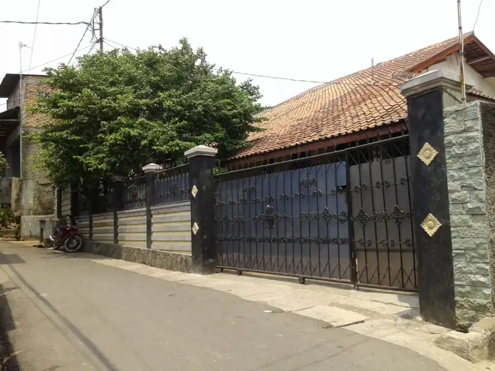 Dijual Rumah SHM Lt 320 Lb 200 Harga : 2,9 Milyar