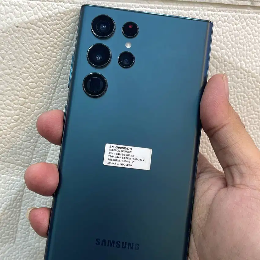 Samsung Z Fold 3 256gb lengkap mulus total Dibeli