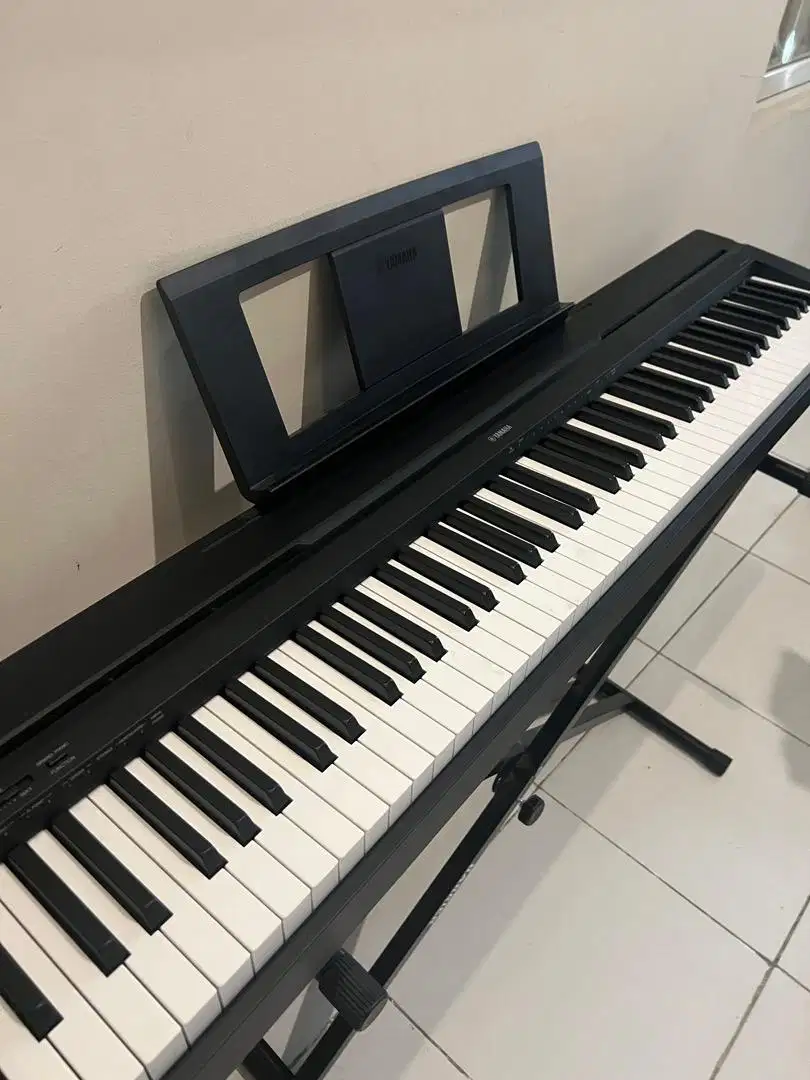 Digital Piano P45 Like New