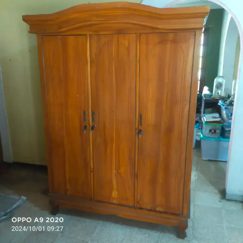 Lemari baju pakaian 3 pintu full kayu jati keker kuat