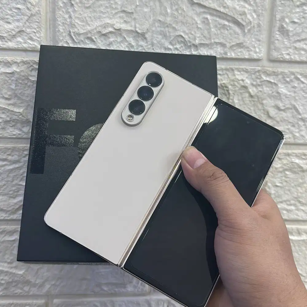 Samsung fold 3 256Gb like new lengkap nota Dibeli