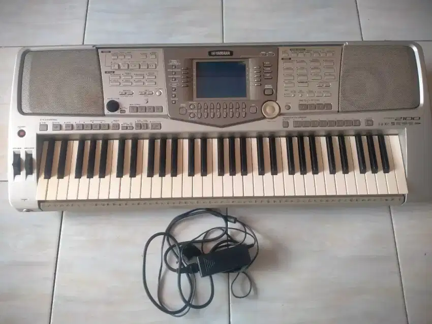 KEYBOARD YAMAHA PSR -2100.