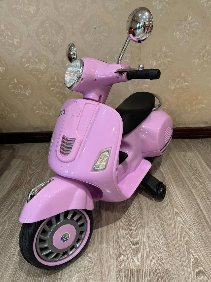 Sepeda Motor Aki Anak - Pink Mirip Vespa