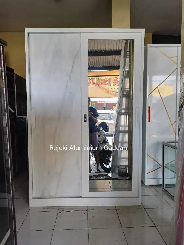 Lemari Baju Besi Sliding 120