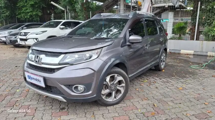 DP Rendah - Honda BRV 1.5 E Bensin-AT 2017(UFT)