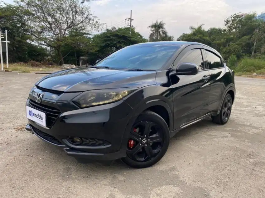 Honda HRV 1.8 RS Bensin-AT 2015 Abu-abu LEO