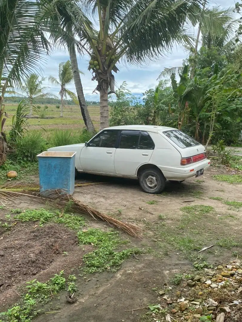 Dijual santuy mobil Mazda type MR-90