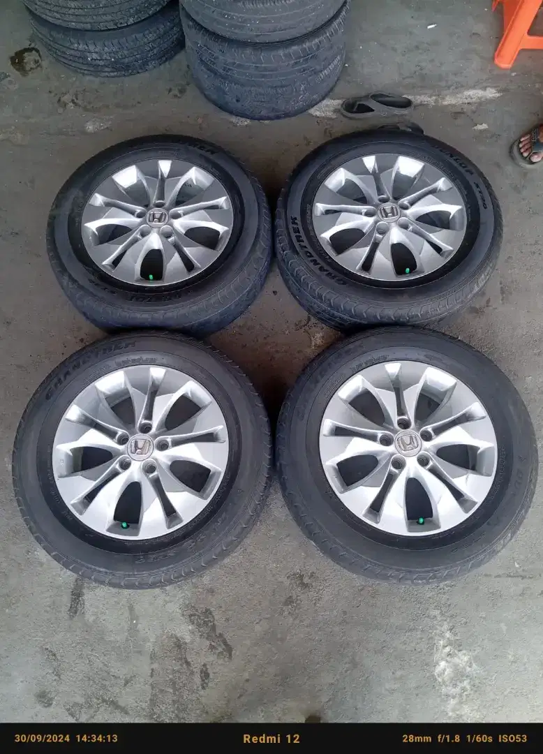 Velg oem crv gen4 r17 5x114.3 lbr7 et50 bonus ban