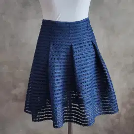 Preloved Rok Lipit Biru merk Leaf