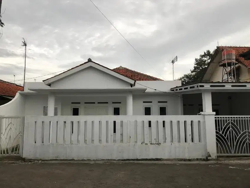 Rumah Dekat Stasiun Kereta Bogor Di Cilendek