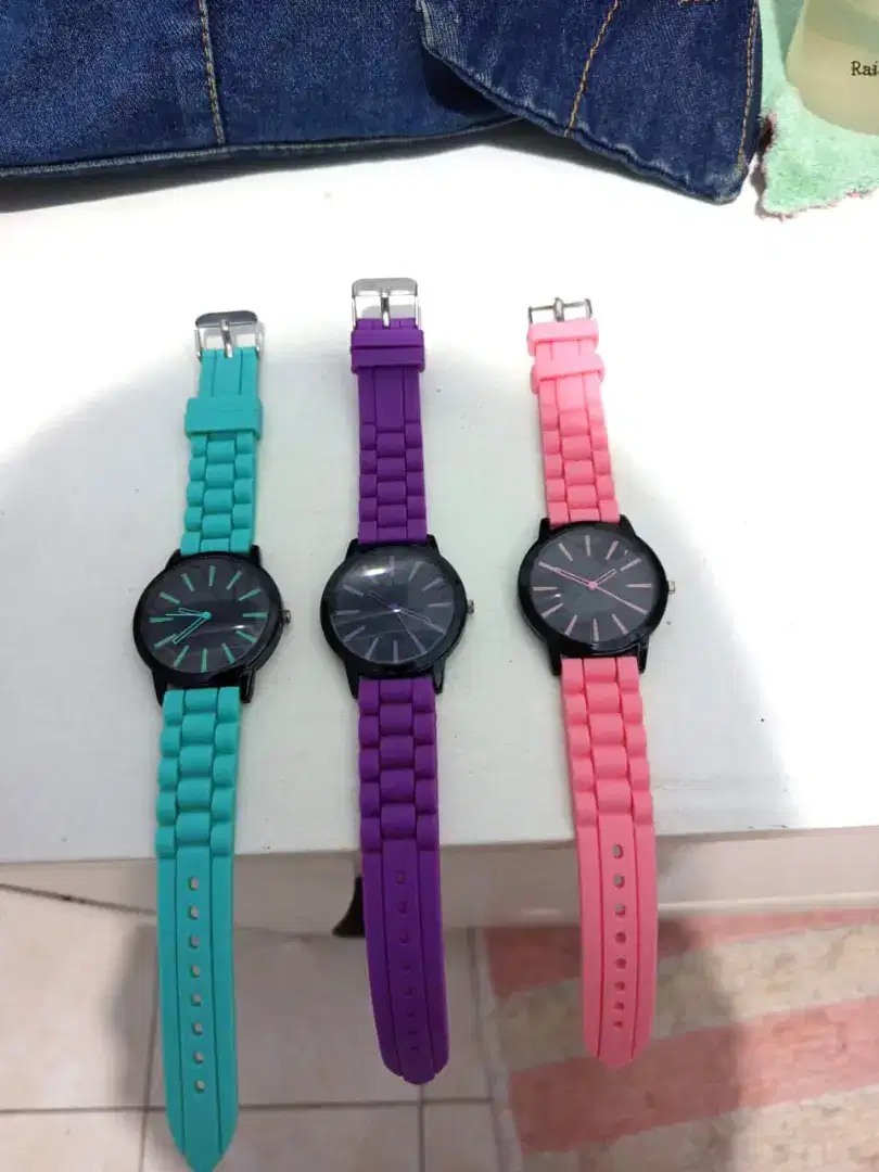Koleksi 3 buah jam tangan wanita colourized (take all)