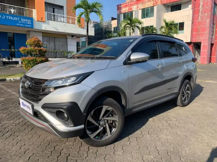 Pajak Panjang - Toyota Rush 1.5 S Bensin-MT 2019 Silver (BIG)