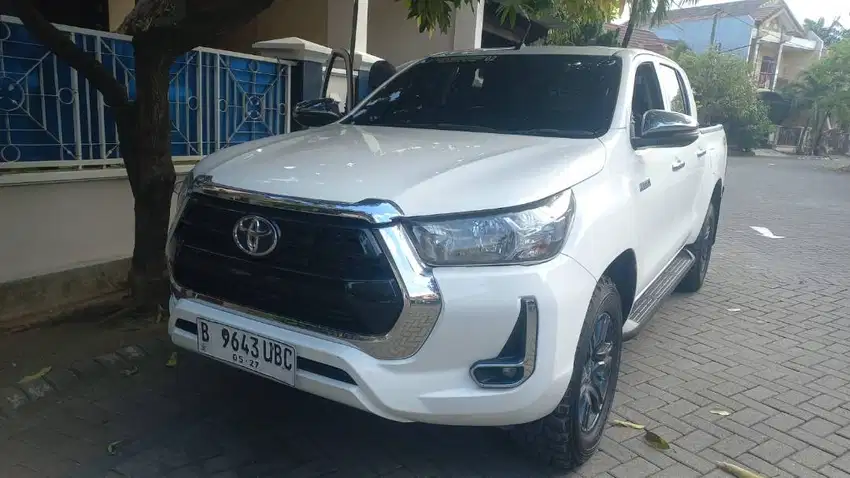 Sewa Mobil Bulanan Hilux Double Cabin