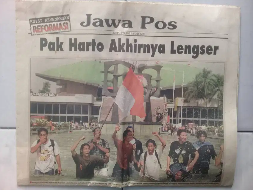 Koran/Surat Kabar Jawa Pos Edisi Kemenangan Reformasi 22 Mei 1998