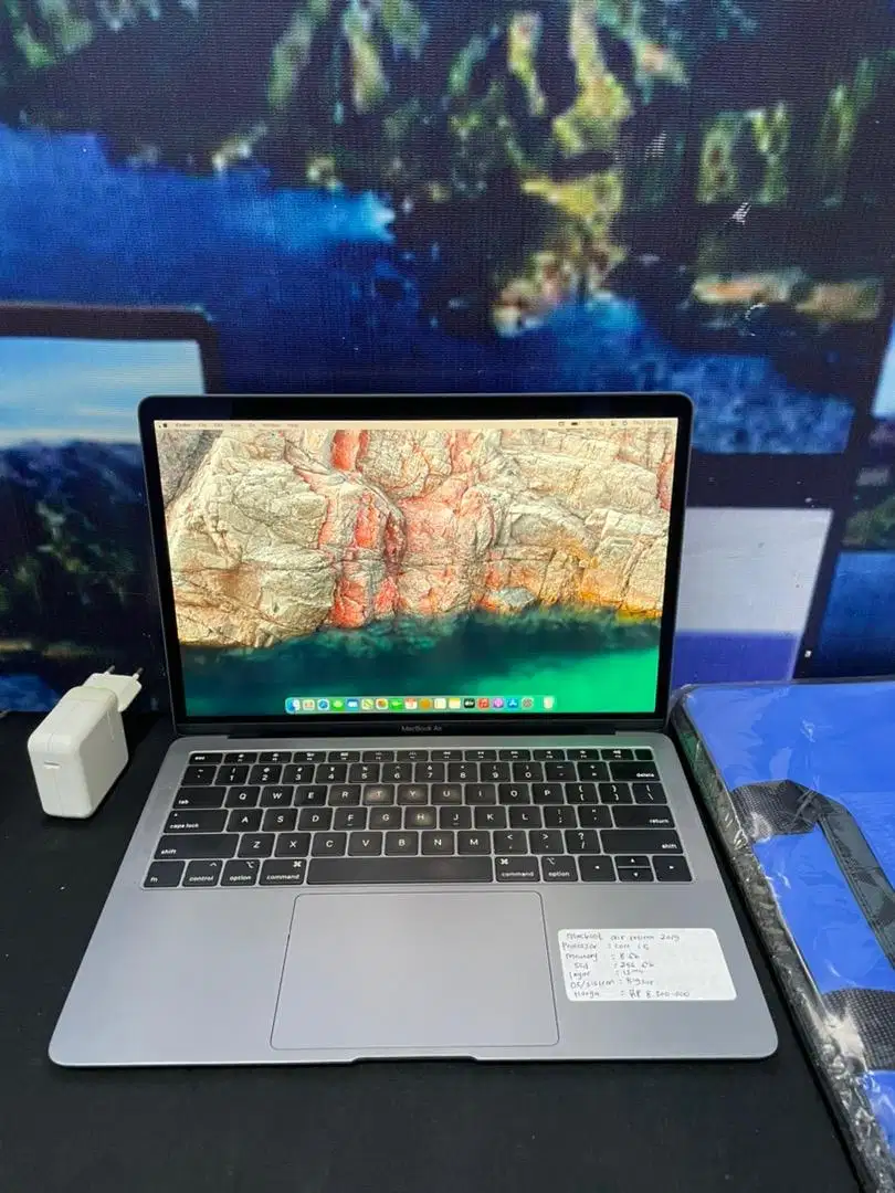 macbook air 13” 2019 ram 16 ssd 256