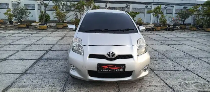 Toyota yaris 1.5 E matic 2013 silver