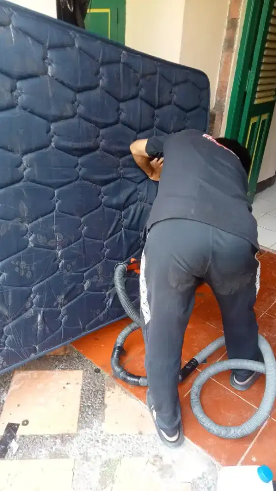 Jasa cuci kasur sofa jok mobil