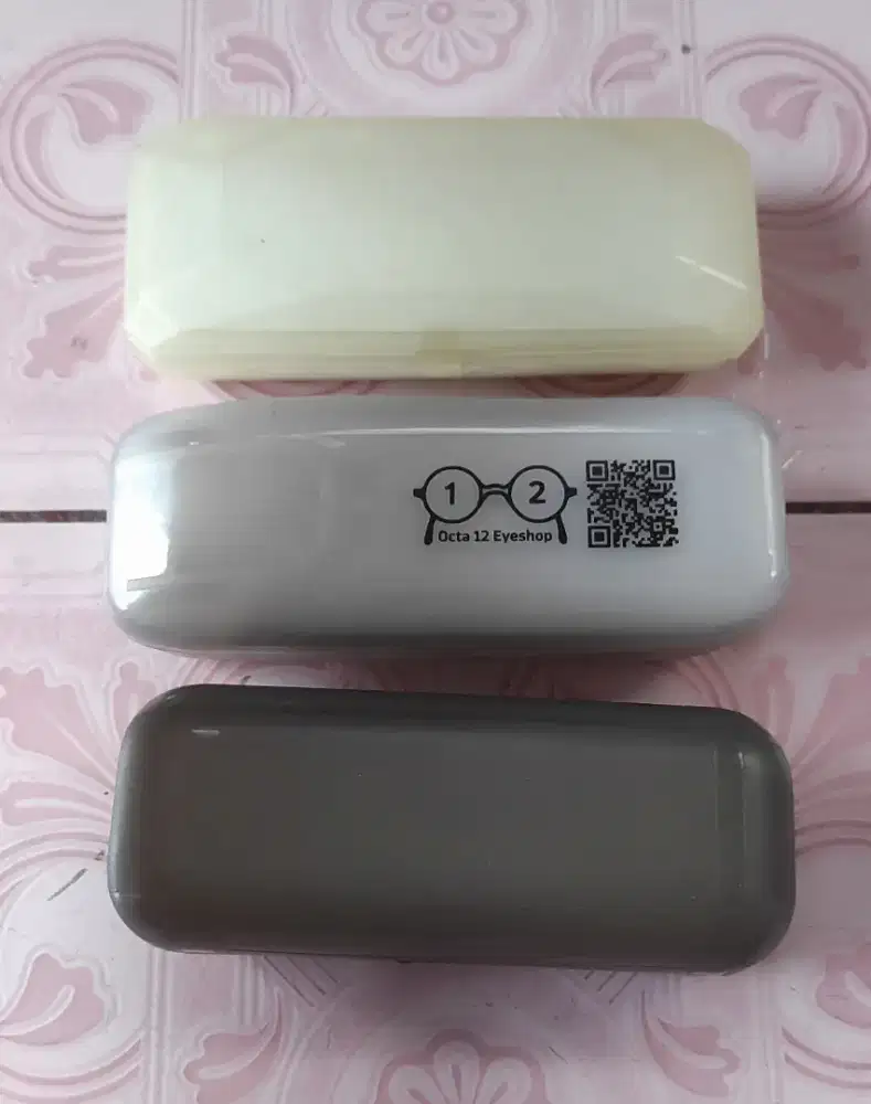 Tempat Kacamata New  100%