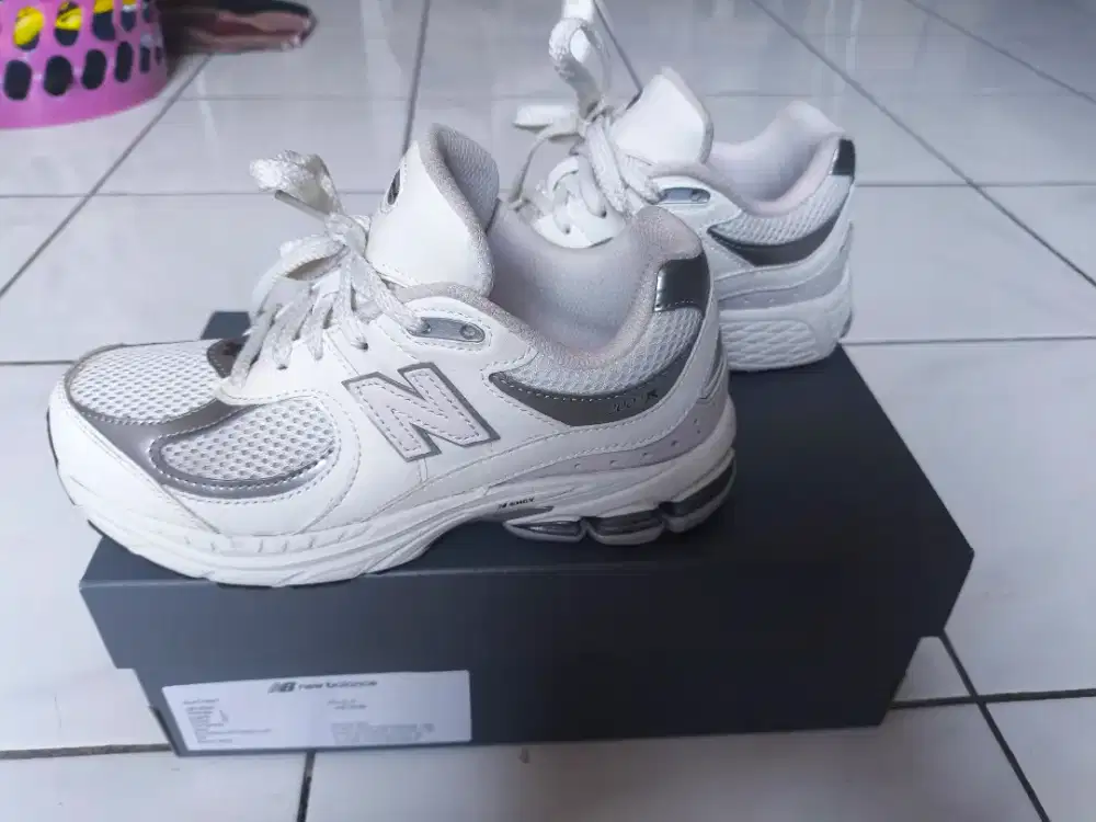 New Balance 2002R Original Size 36/22CM