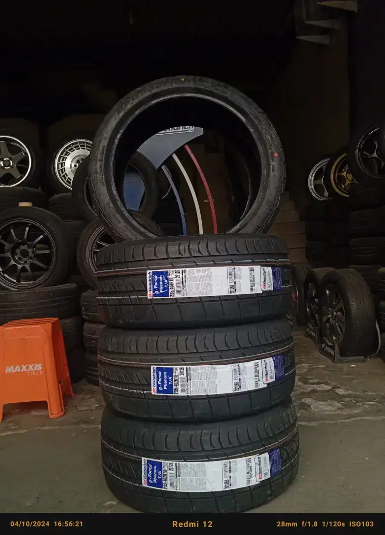 Ban bfgoodrich phenom 235 40 18