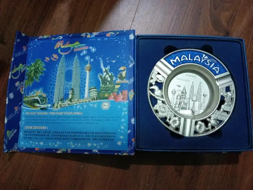 Asbak Rokok logo Twin Tower Kuala lumpur Baru 100%