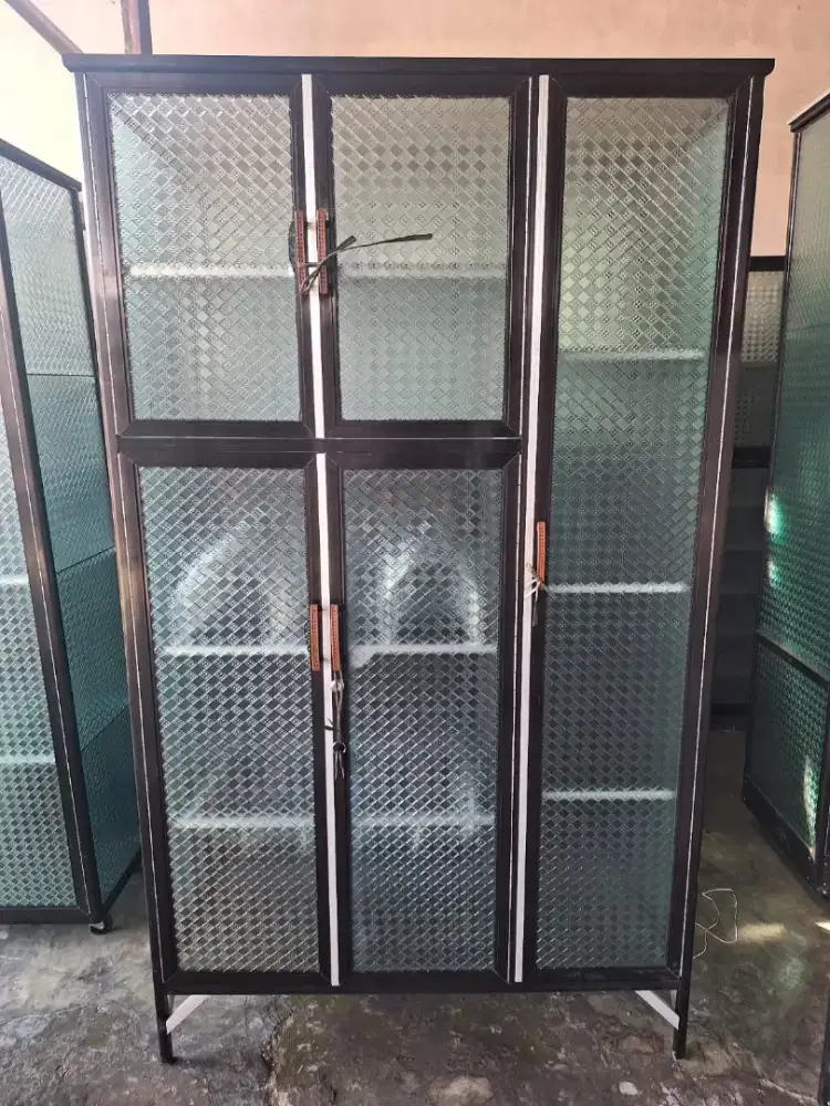 Rak piring alumunium kaca krian