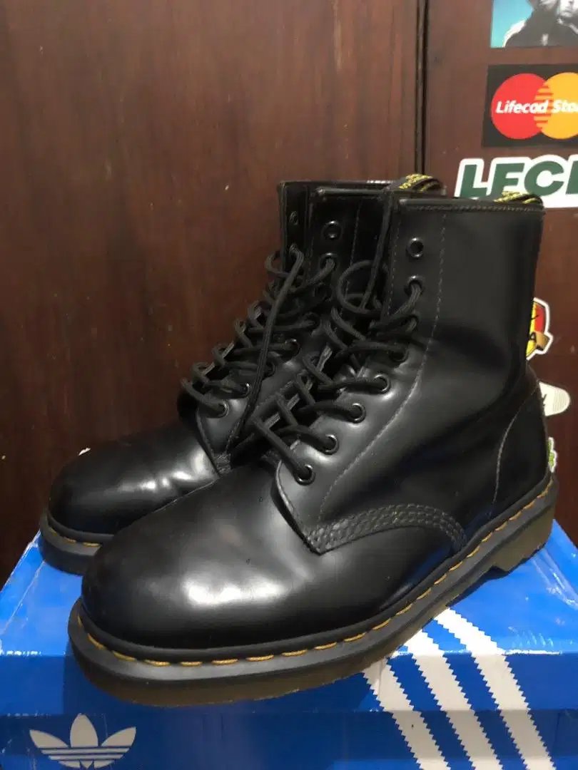 Sepatu Dr. Martens 1460 Size 42