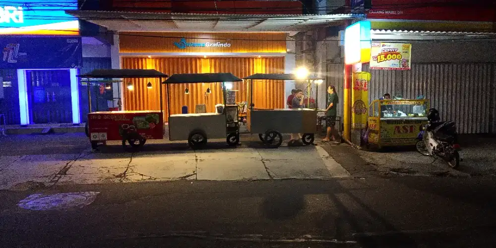 Dicari penjaga outlet sekaligus tenaga masak