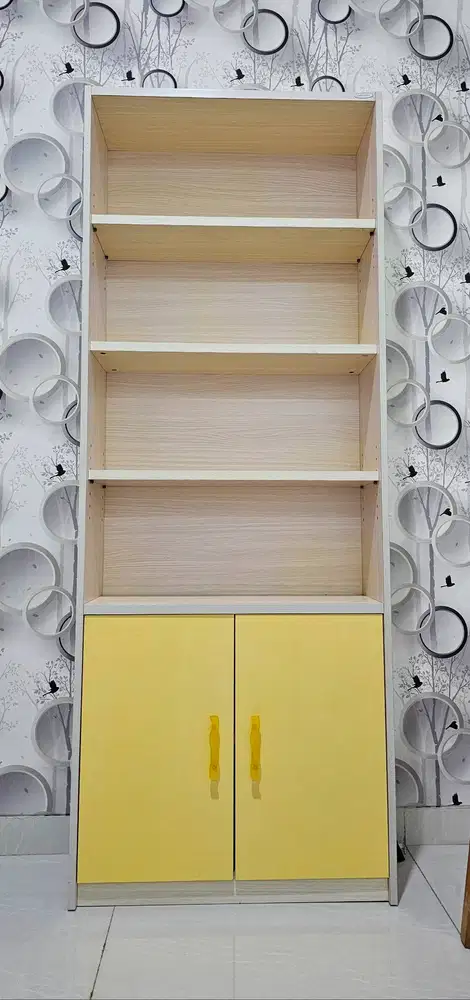 Lemari Pajangan / Buku / Serbaguna merk Informa