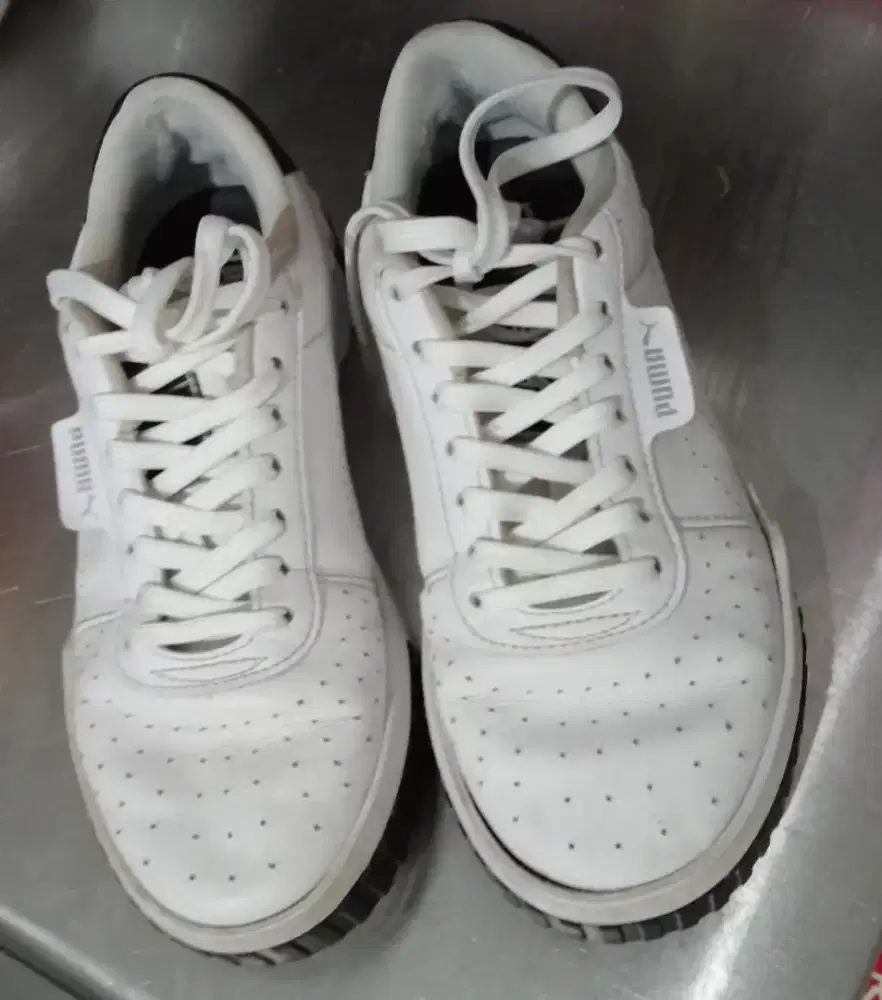 Sepatu Puma white size 37.5