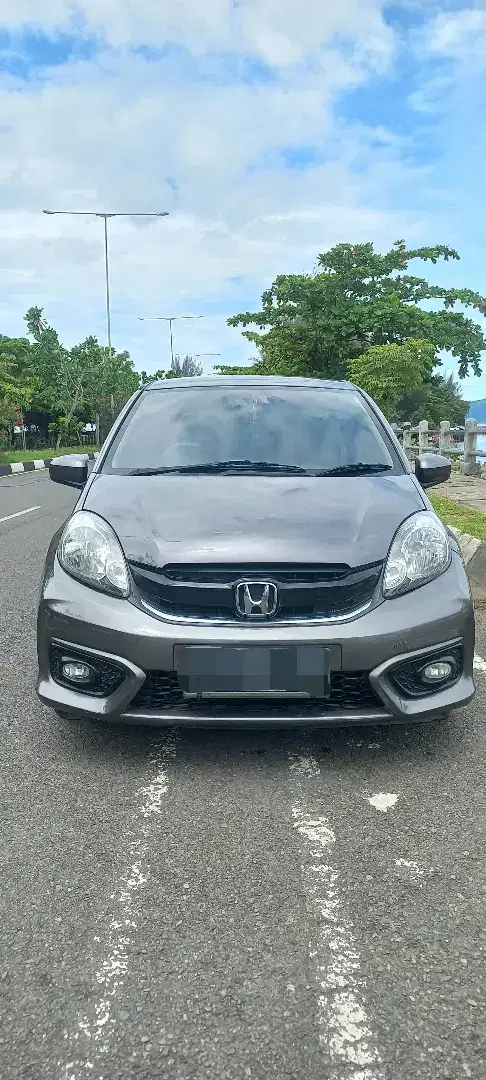 Dijual Honda Brio 1.2 m/t 2017 murah