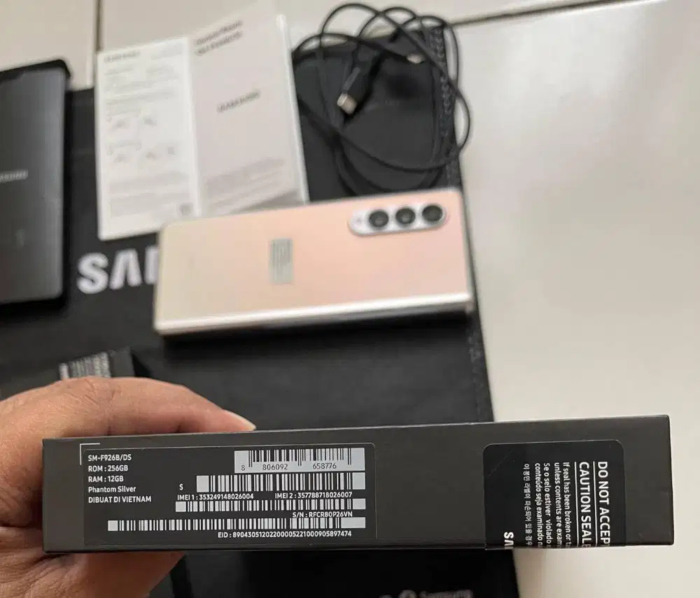 Samsung Z Fold 4 256gb fullshet  Siap Cod Nampung