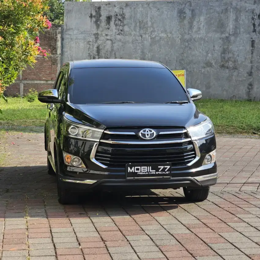 TOYOTA INNOVA VENTURER DIESEL 2.4 TAHUN 2019 ODO 67RBU BLACK