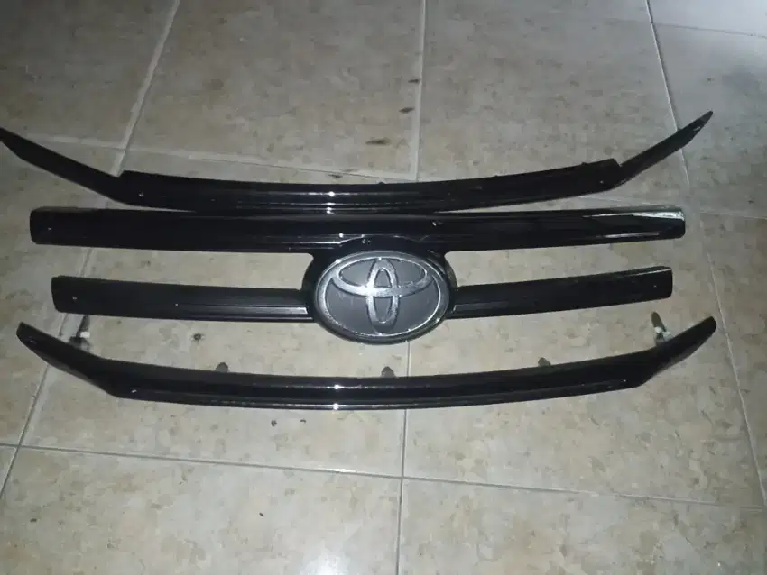 Dijual gril rush 2019 original toyota