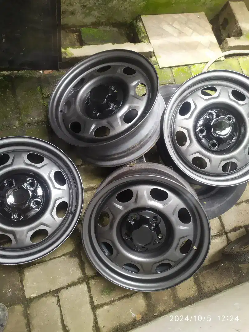 Velg 15 kaleng taruna pcd 5x114 innova xtrail rush terios crv