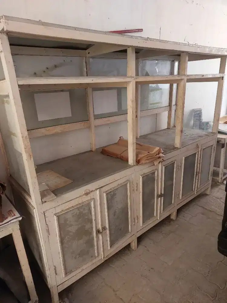 etalase usaha dagang kayu jati