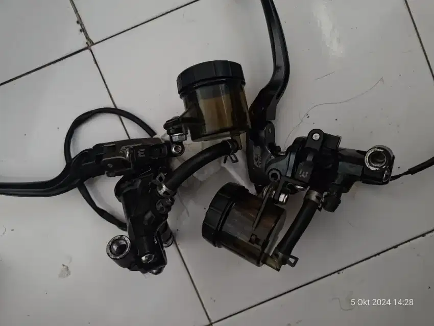 Master rem KTC UP110 v2 + bracket wr3 + tabung brembo NMAX