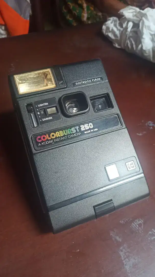 Camera COLORBURST 250