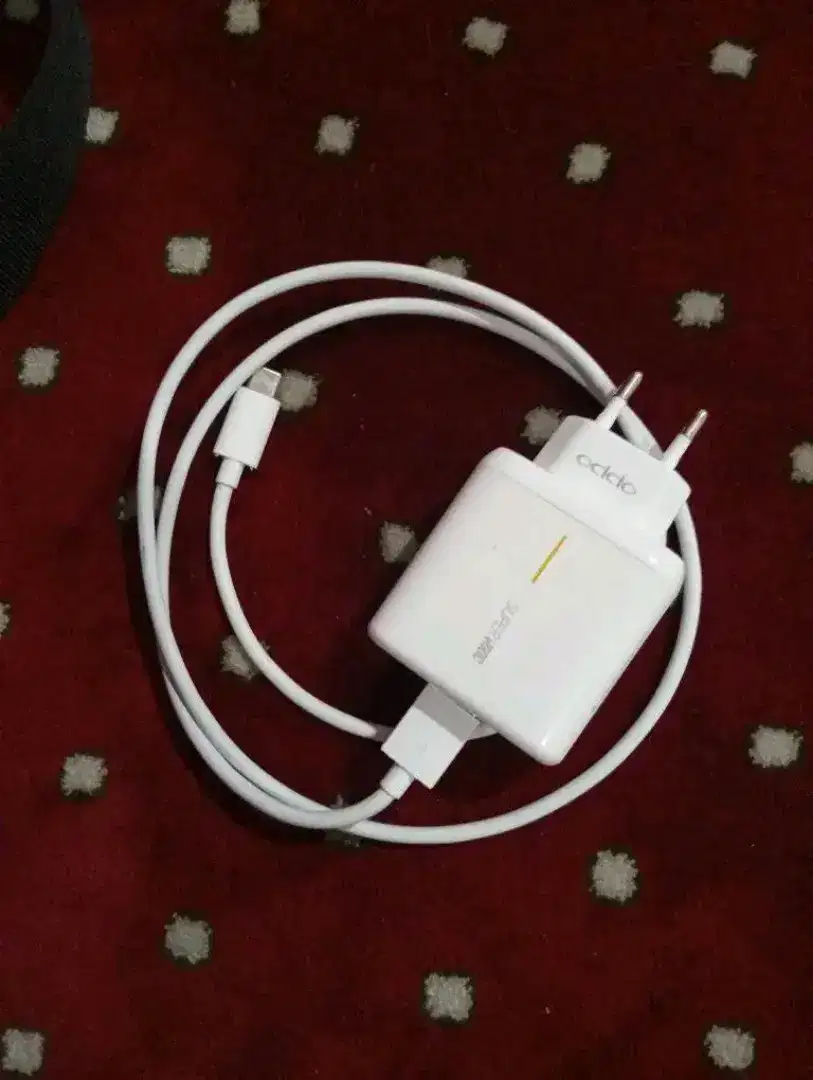 Charger bawaan Oppo Reno 6 5g