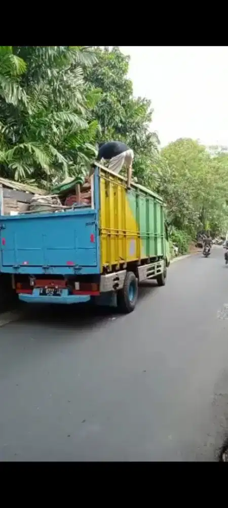 Sewa truk lintas jawa