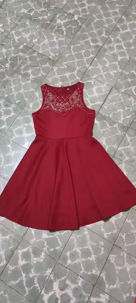Dress merah lembut