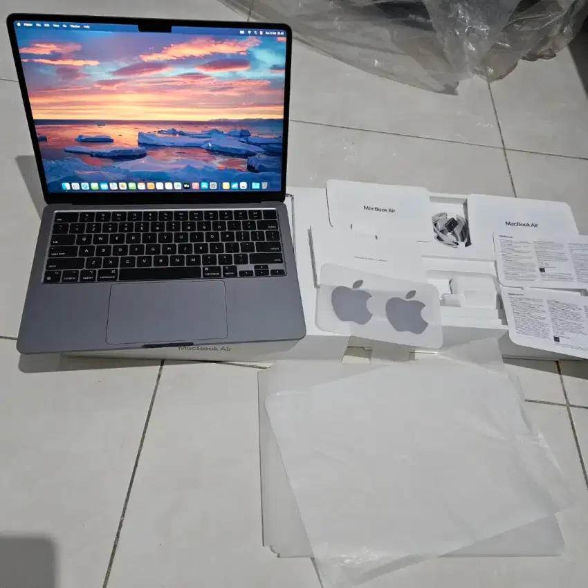 BNOB Macbook Air M3 13 Space Grey 8GB 256GB Garansi Resmi Indo Okt25