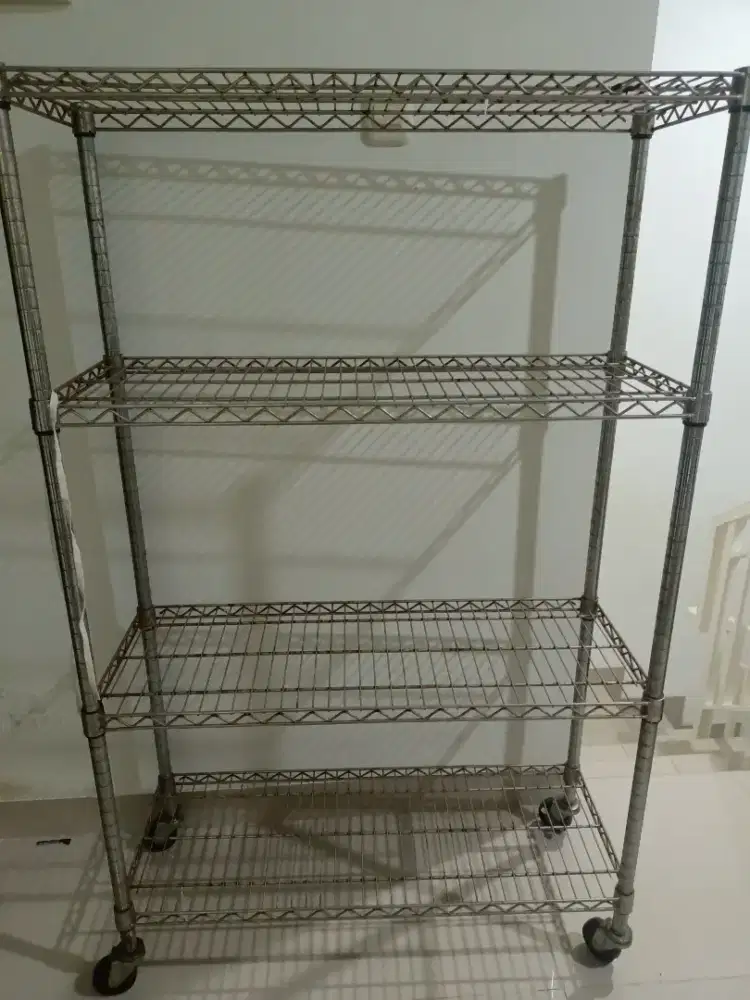 Rak Toko Multifungsi