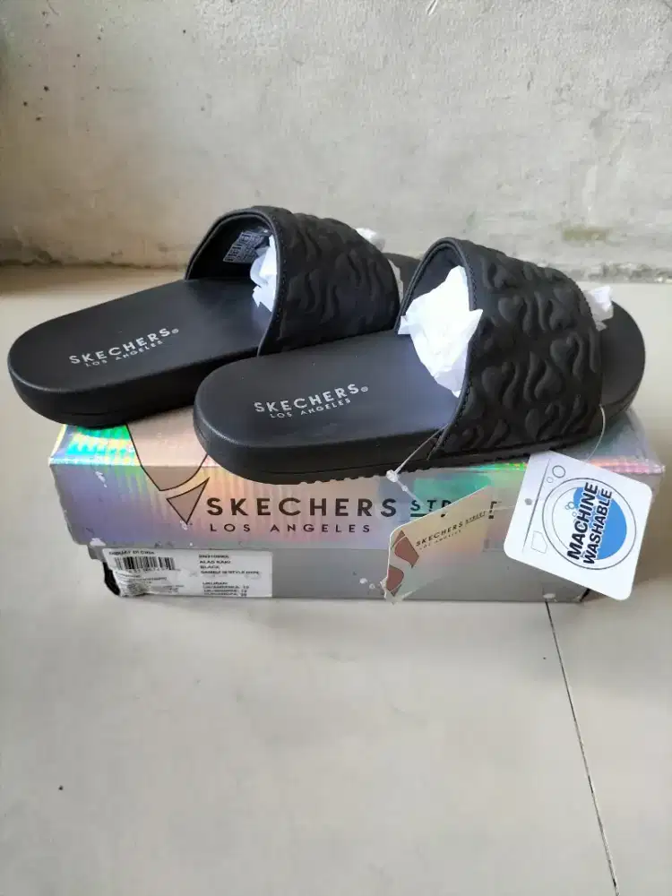 Di Jual Sendal Anak Skechers Street Los Angeles Size 30 Original