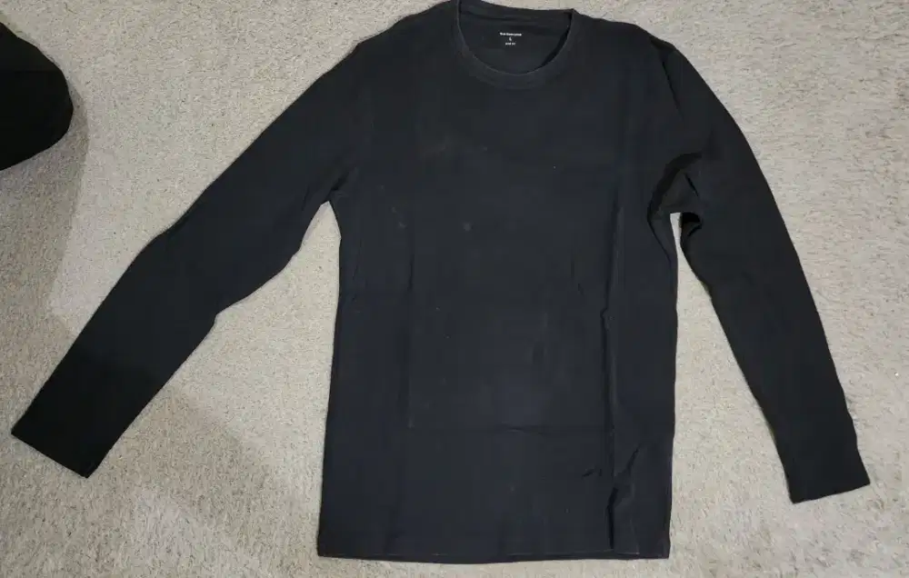 Baju lengan panjang hitam