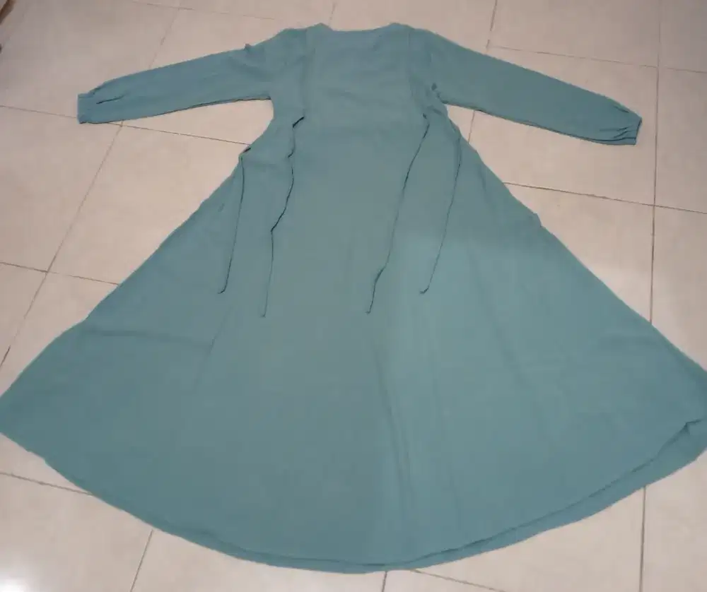 Busana muslimah preloved