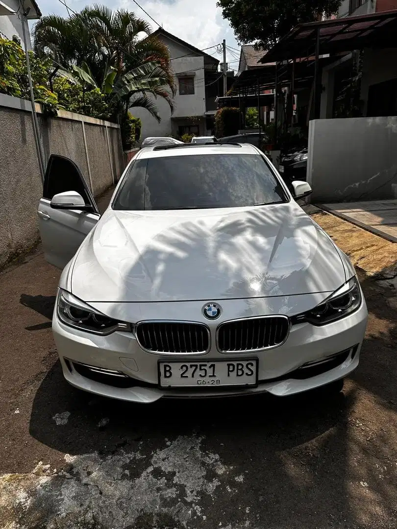 Di Jual CEPAT BMW 328i F30 tahun 2013 pmk 2014 PUTIH istimewa